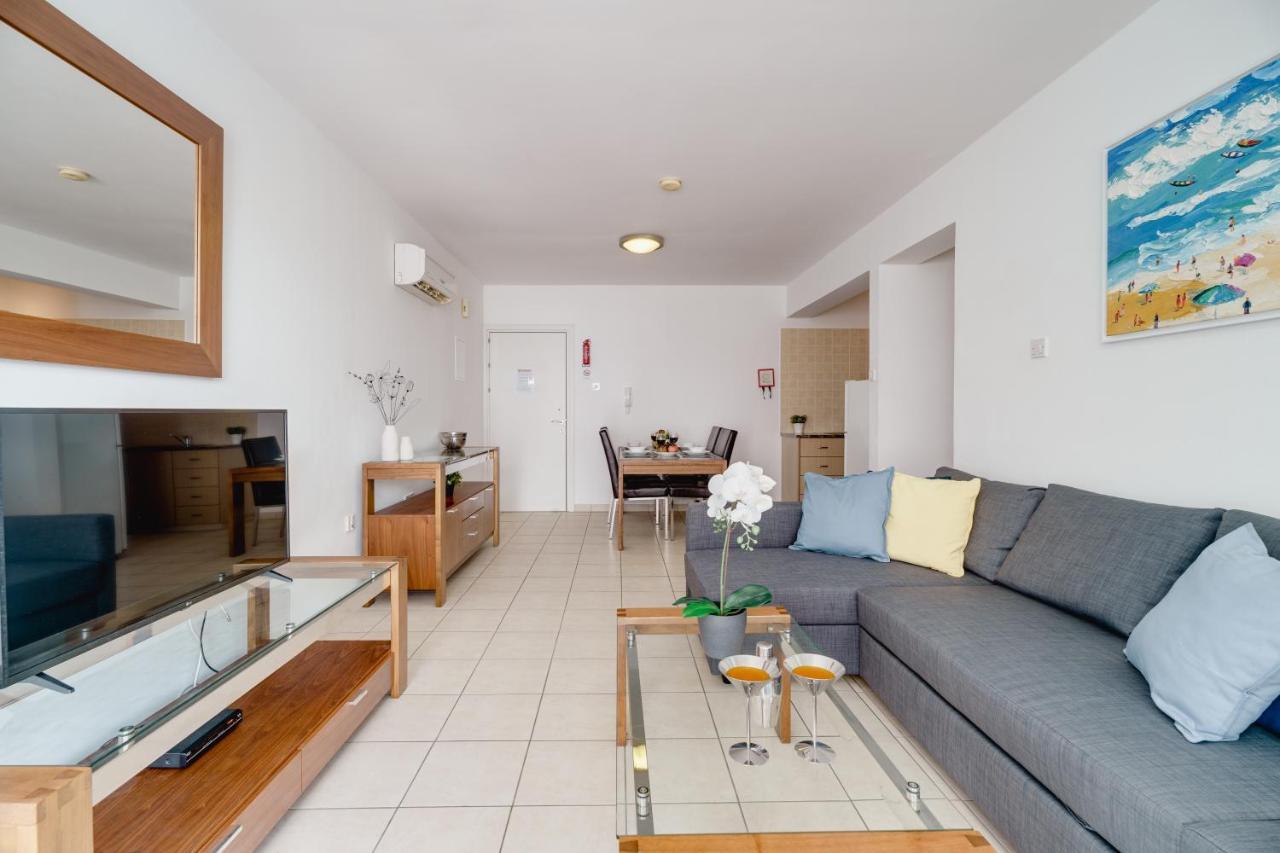 Poppy Apartment *